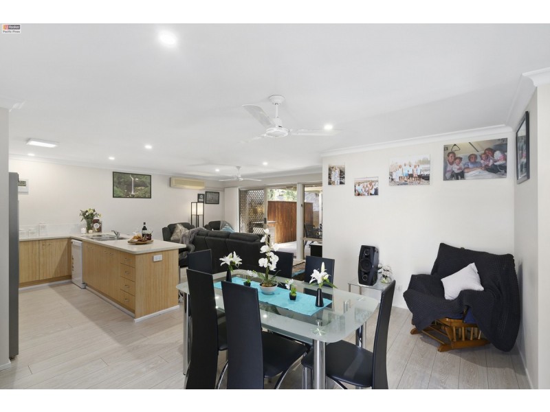 16/1 Archipelago Street, Pacific Pines QLD 4211