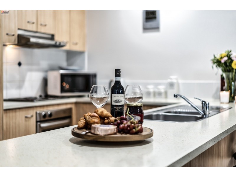 16/1 Archipelago Street, Pacific Pines QLD 4211