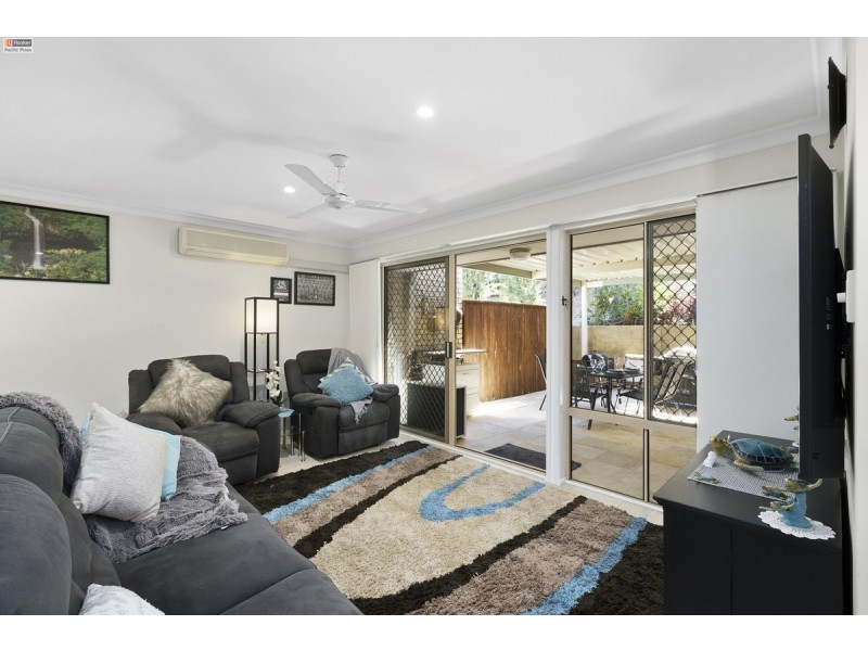 16/1 Archipelago Street, Pacific Pines QLD 4211