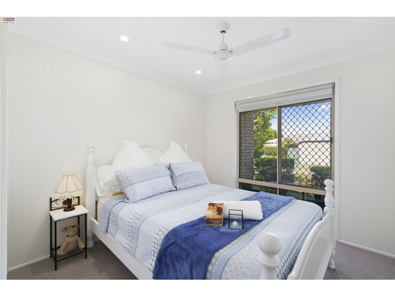 16/1 Archipelago Street, Pacific Pines QLD 4211