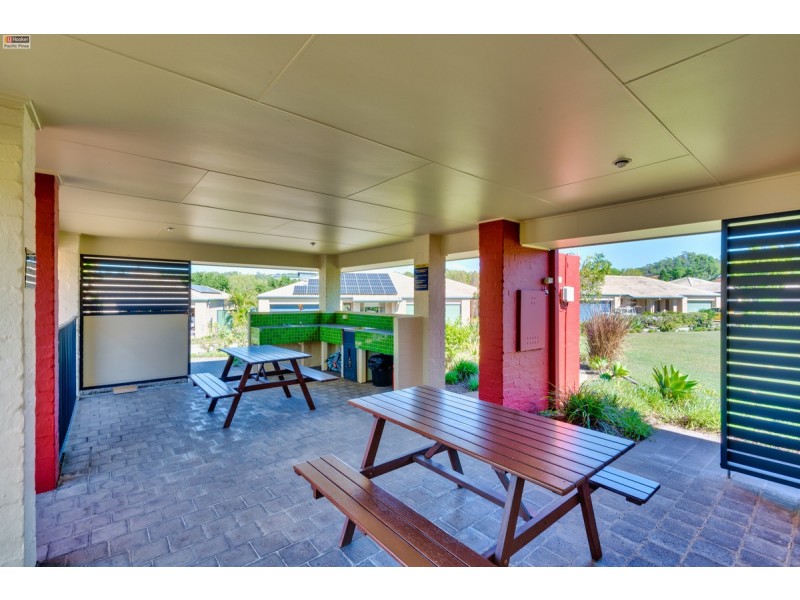 16/1 Archipelago Street, Pacific Pines QLD 4211