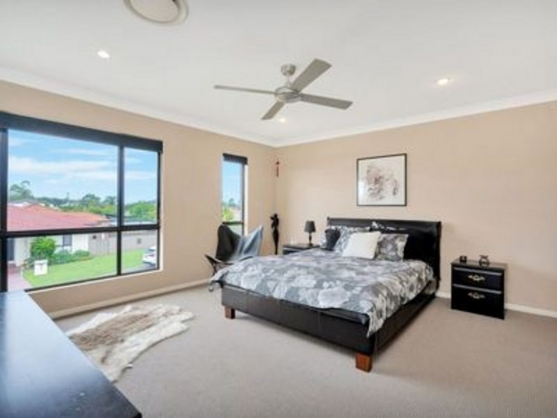39 Maltravers Drive, Arundel QLD 4214