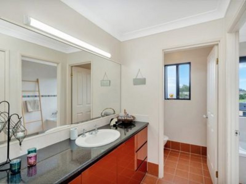 39 Maltravers Drive, Arundel QLD 4214