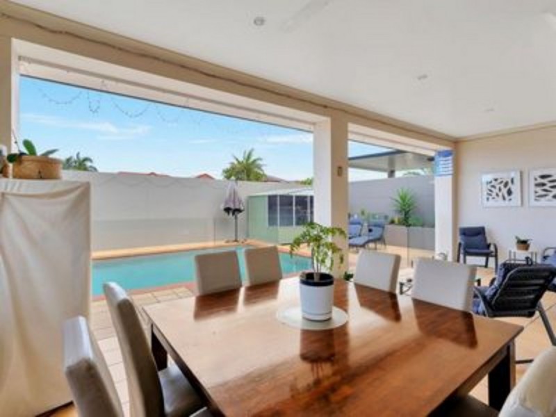 39 Maltravers Drive, Arundel QLD 4214