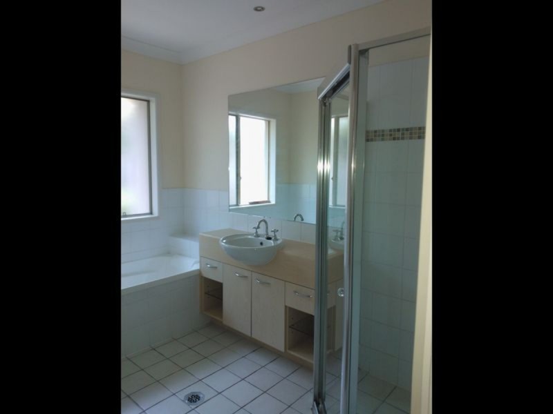 403 Ashmore Road, Ashmore QLD 4214