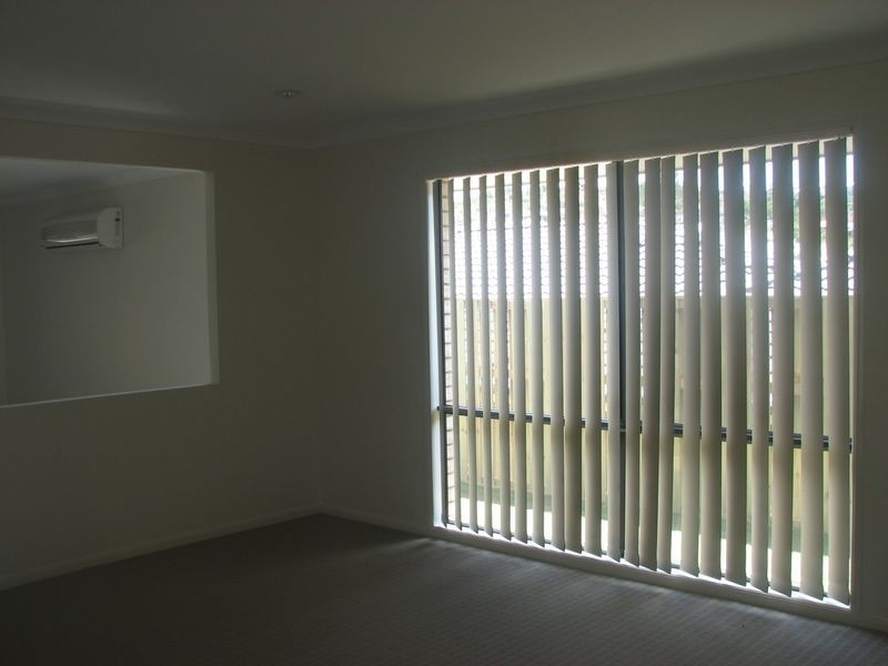 7 Kabi Place, Pacific Pines QLD 4211