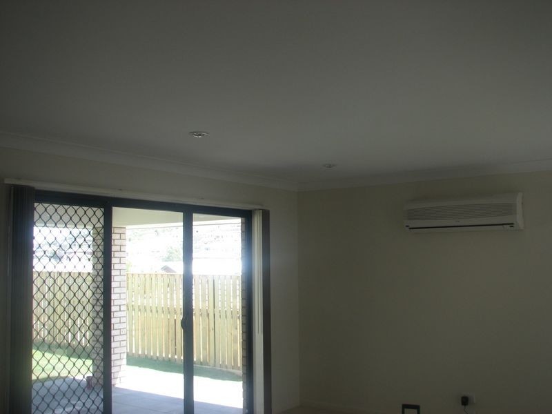 7 Kabi Place, Pacific Pines QLD 4211