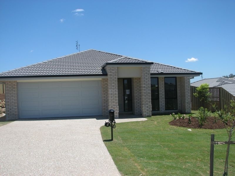 7 Kabi Place, Pacific Pines QLD 4211