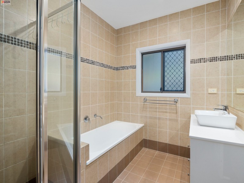 2/79 Salvado Drive, Pacific Pines QLD 4211