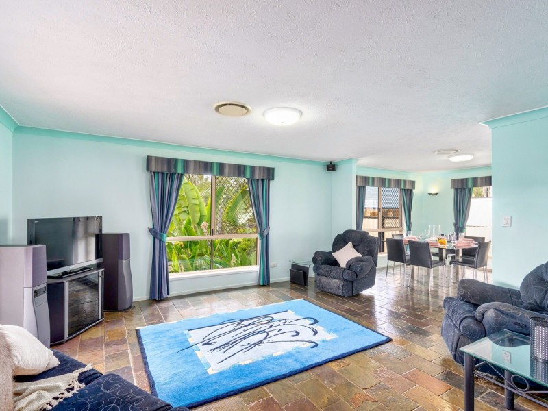 17-19 Columbine Way, Gaven QLD 4211