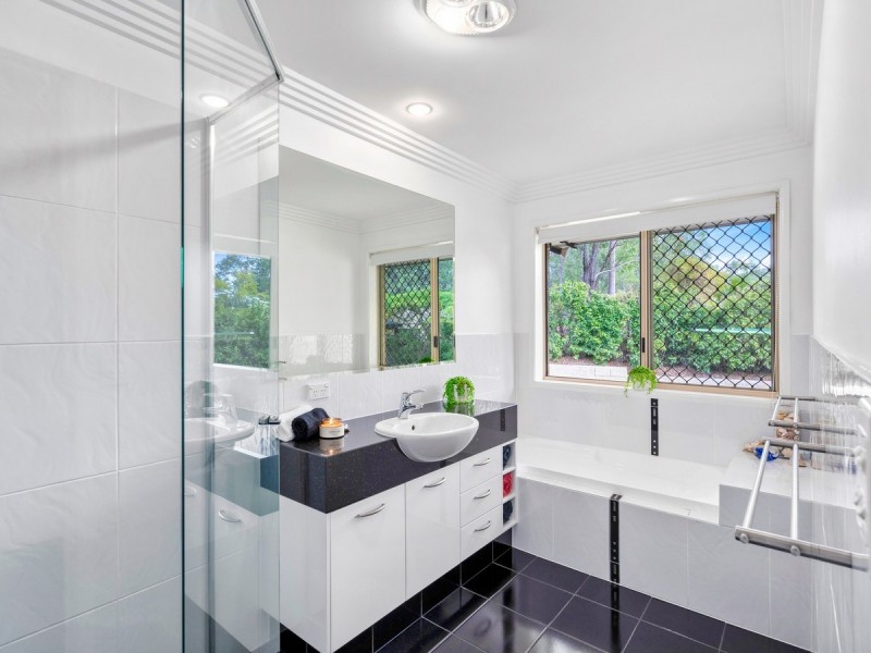 17-19 Columbine Way, Gaven QLD 4211