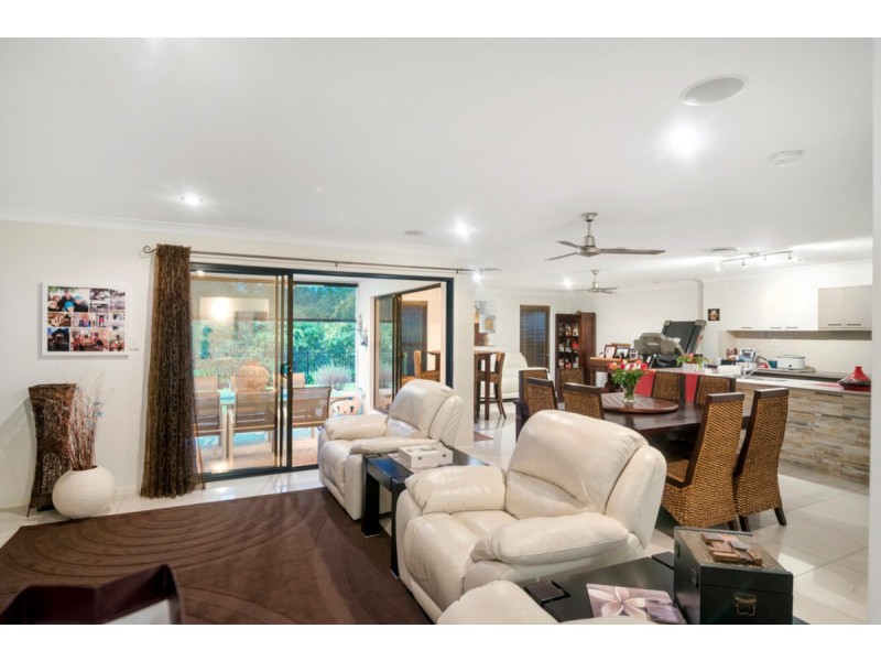 2/17 Shannonbrook Grove, Oxenford QLD 4210