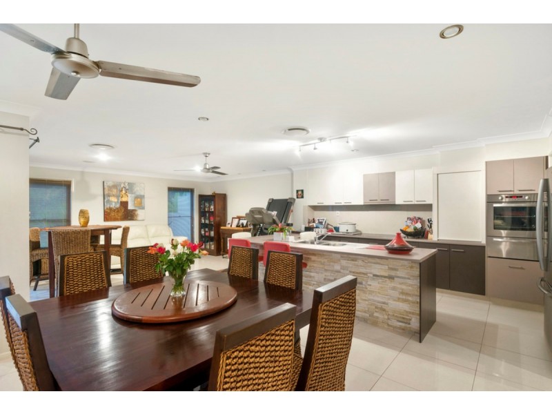 2/17 Shannonbrook Grove, Oxenford QLD 4210