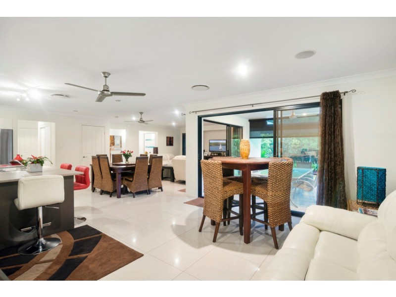 2/17 Shannonbrook Grove, Oxenford QLD 4210