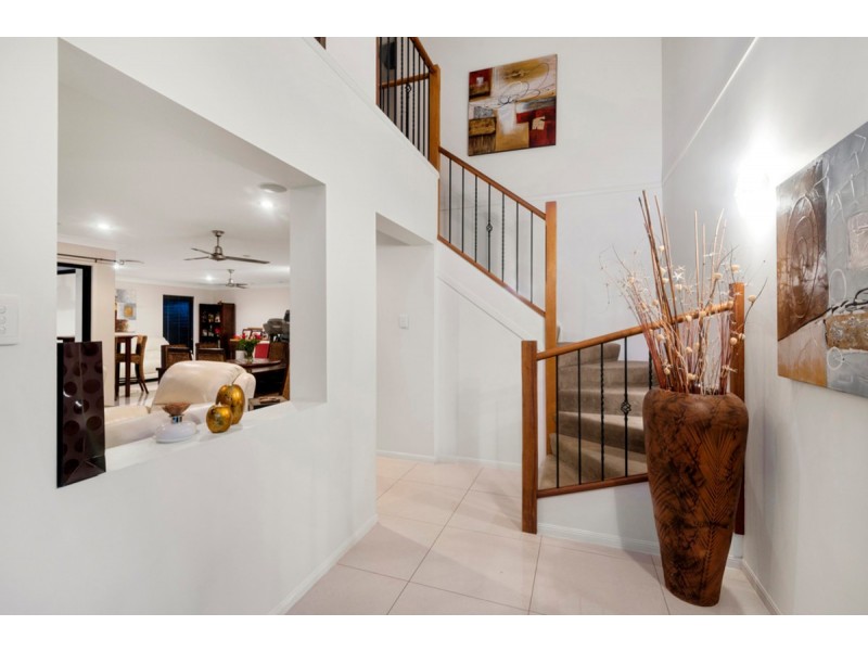 2/17 Shannonbrook Grove, Oxenford QLD 4210