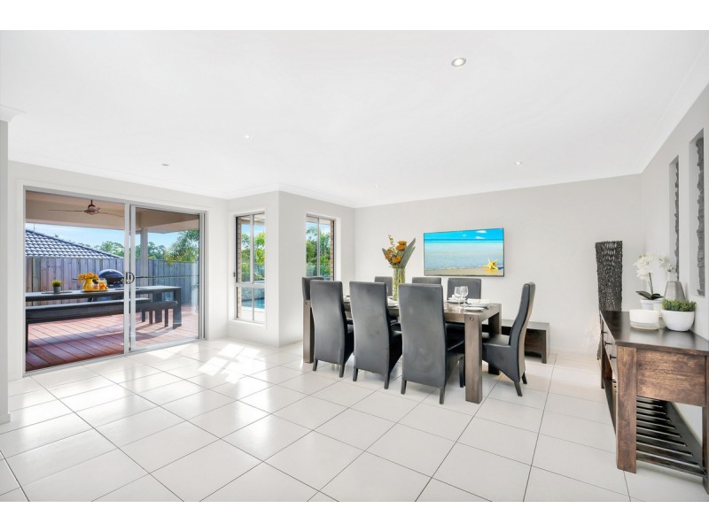 9 Haughton Street, Pacific Pines QLD 4211