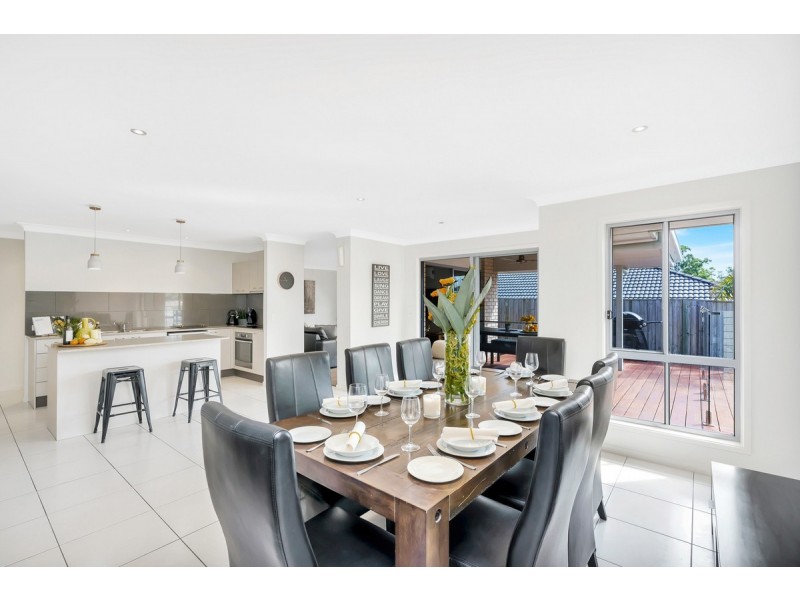 9 Haughton Street, Pacific Pines QLD 4211