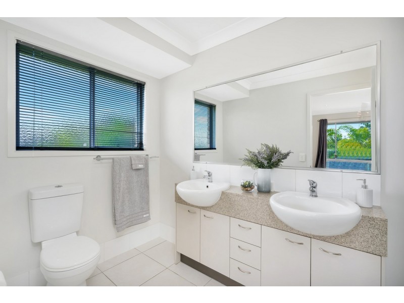 9 Haughton Street, Pacific Pines QLD 4211