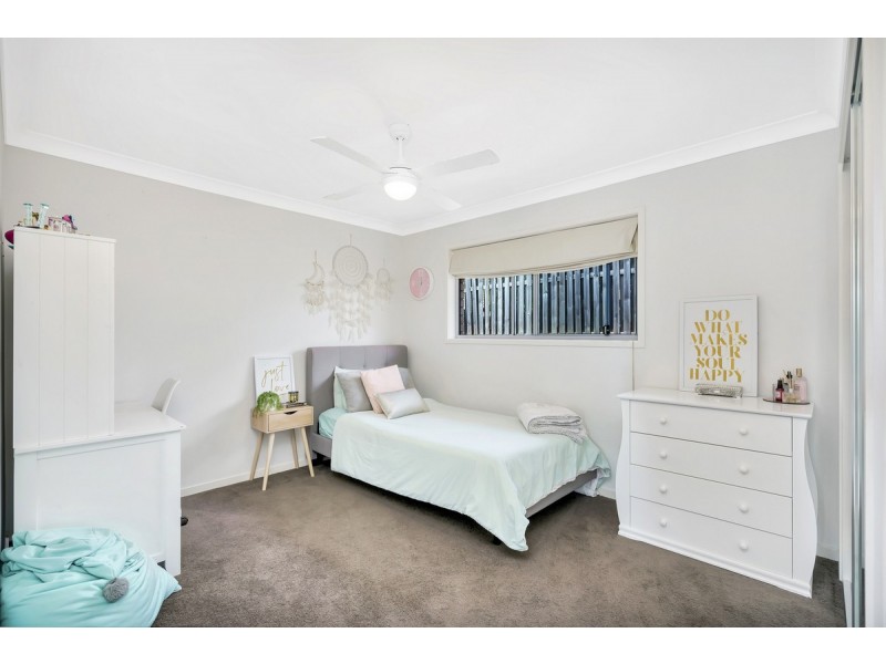 9 Haughton Street, Pacific Pines QLD 4211