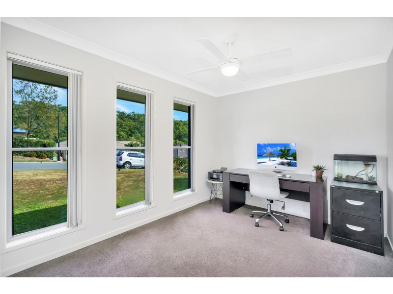 9 Haughton Street, Pacific Pines QLD 4211