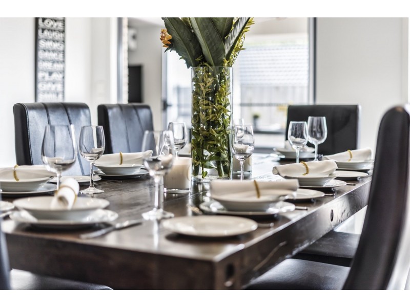 9 Haughton Street, Pacific Pines QLD 4211