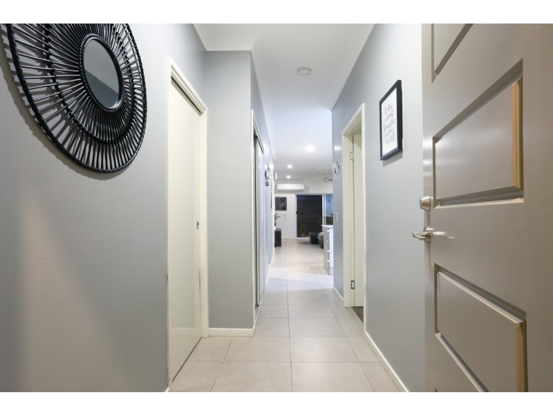 2/12 Morning Sun Court, Maudsland QLD 4210