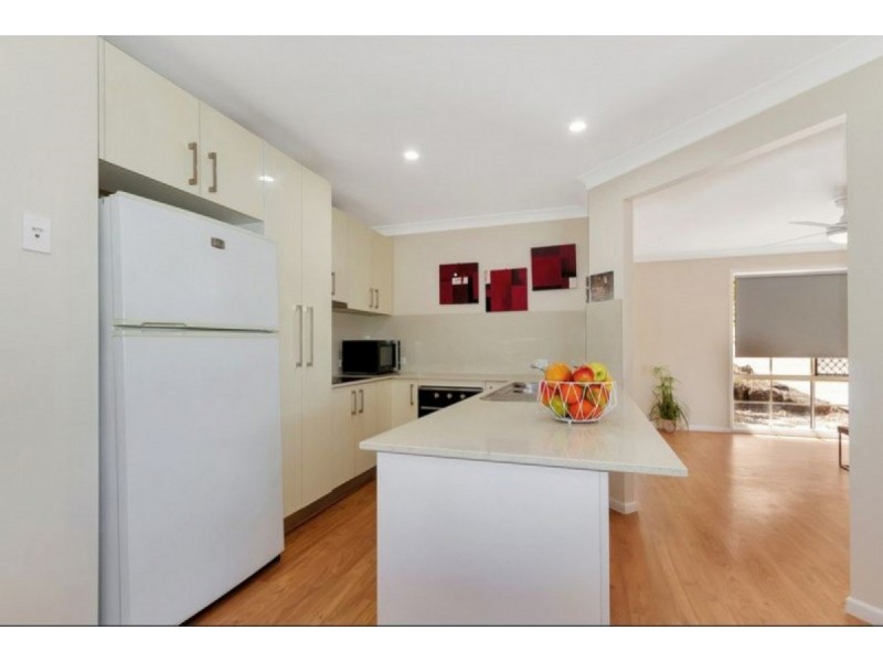 11 Atkins Place, Helensvale QLD 4212