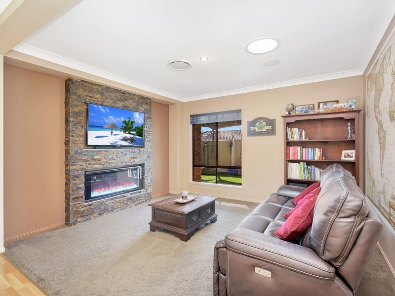 17 Cossington Circuit, Maudsland QLD 4210