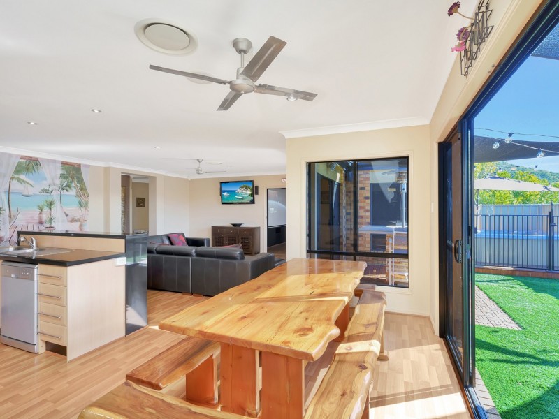 17 Cossington Circuit, Maudsland QLD 4210