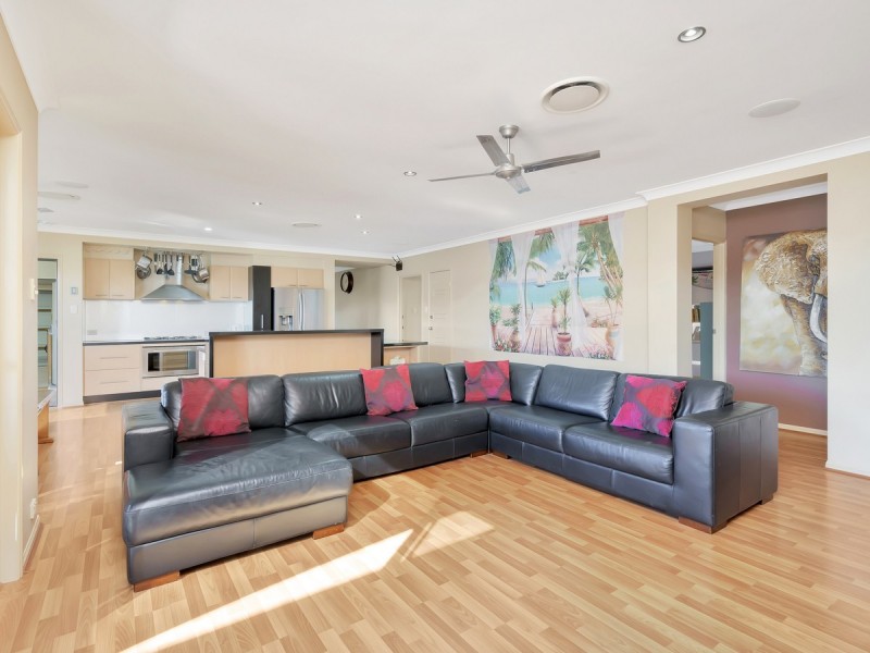 17 Cossington Circuit, Maudsland QLD 4210