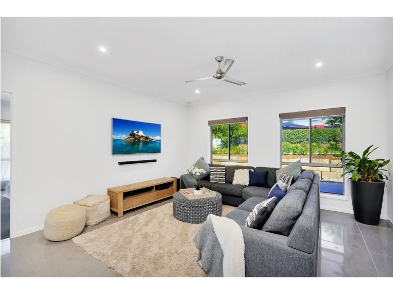 15 Joshua Place, Oxenford QLD 4210