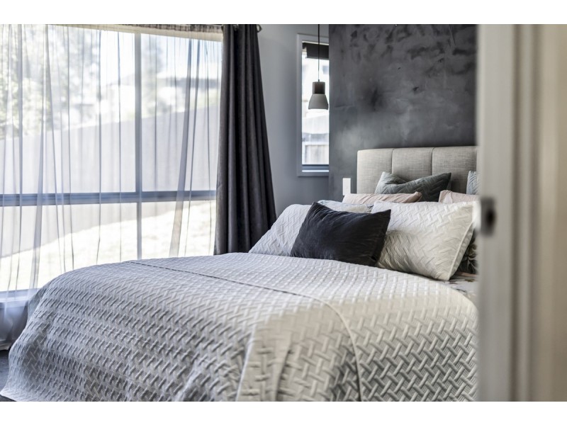 15 Joshua Place, Oxenford QLD 4210