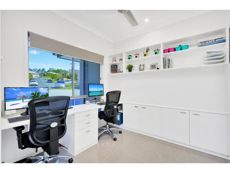 15 Joshua Place, Oxenford QLD 4210