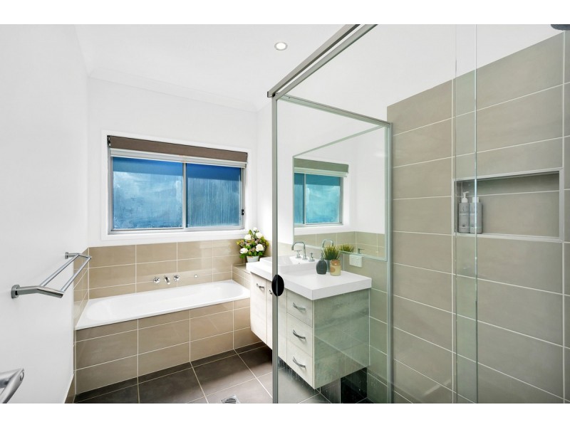 15 Joshua Place, Oxenford QLD 4210