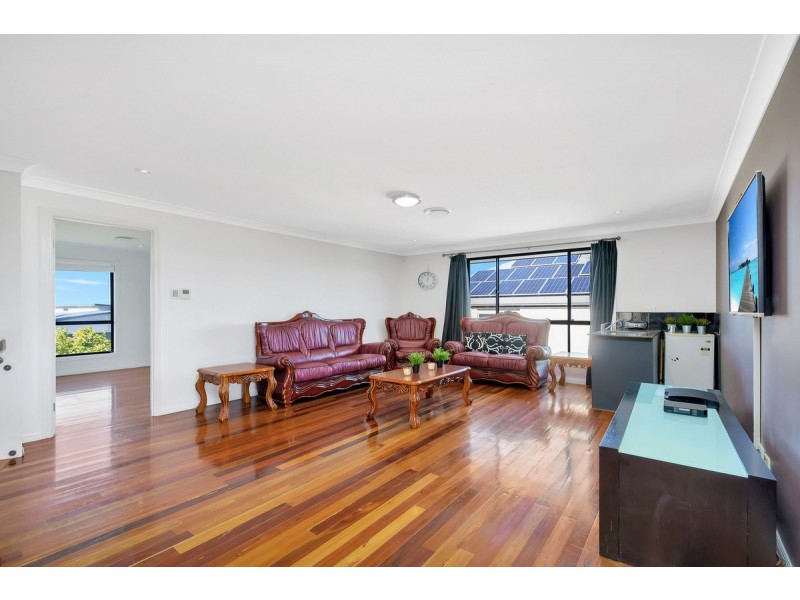 40 Salvado Drive, Pacific Pines QLD 4211