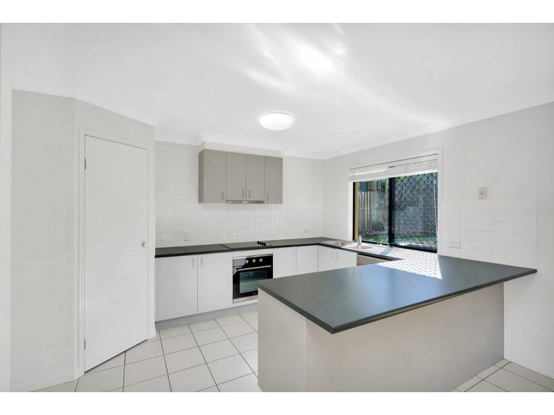 7 Beaumont Crescent, Pacific Pines QLD 4211