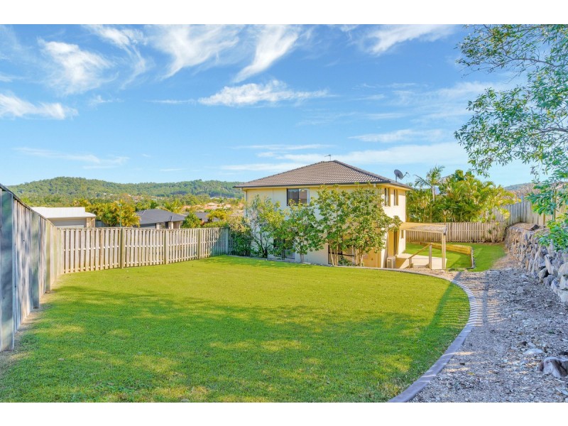 7 Beaumont Crescent, Pacific Pines QLD 4211