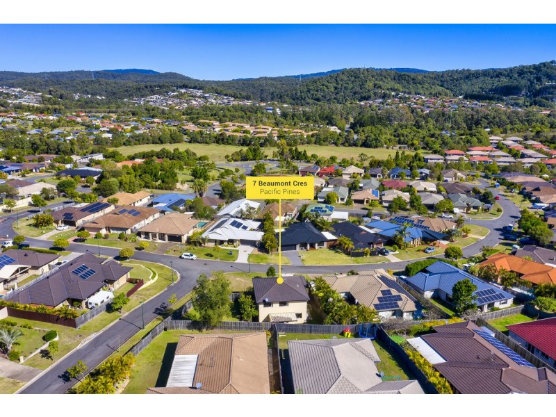 7 Beaumont Crescent, Pacific Pines QLD 4211