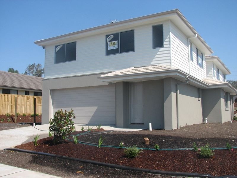 2/24 Faraday Crescent, Pacific Pines QLD 4211