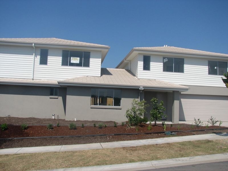 2/24 Faraday Crescent, Pacific Pines QLD 4211