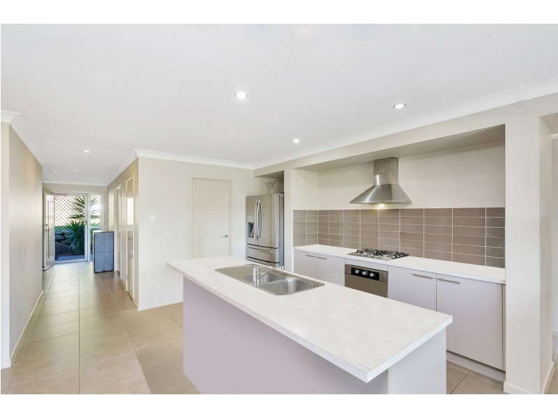 50 Aldgate Crescent, Pacific Pines QLD 4211