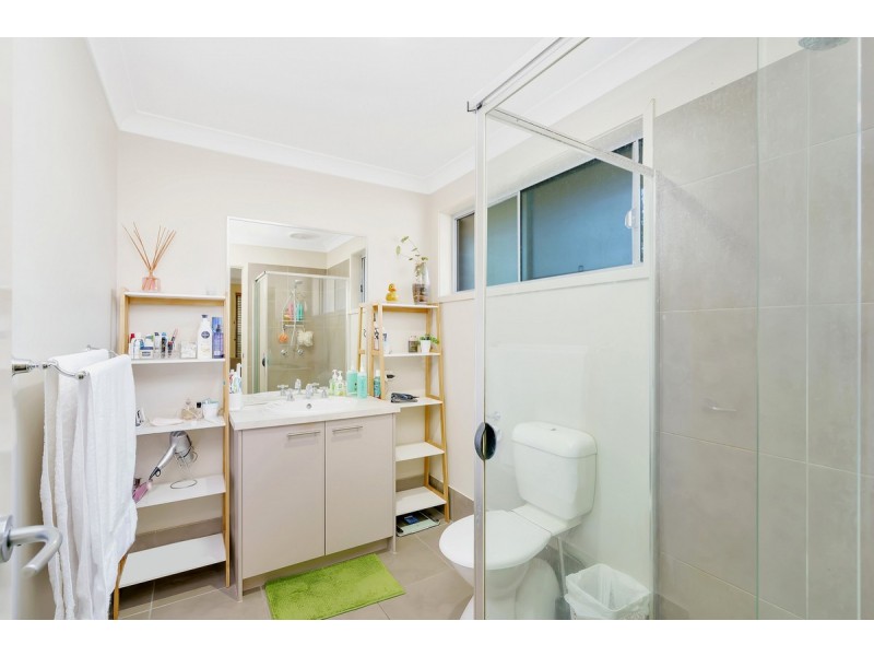 50 Aldgate Crescent, Pacific Pines QLD 4211