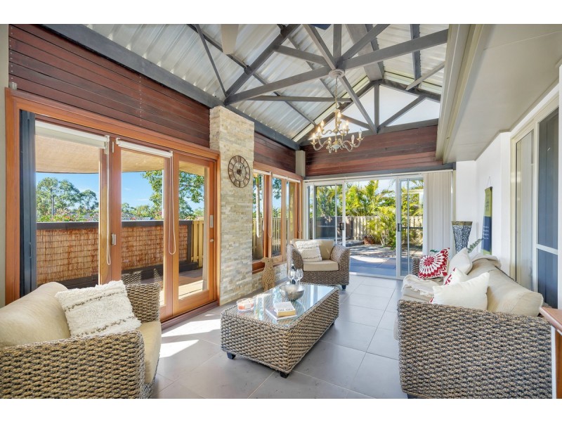 2 Molokai Crescent, Pacific Pines QLD 4211