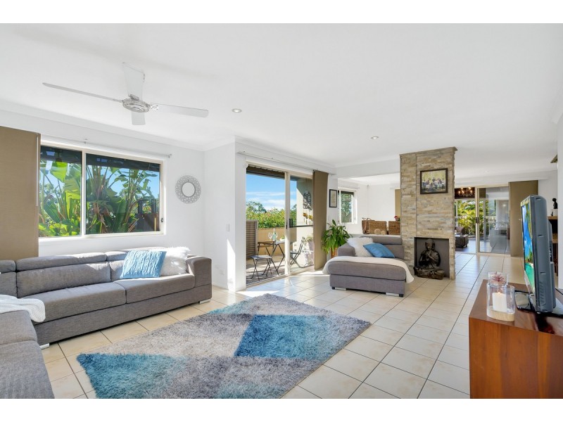 2 Molokai Crescent, Pacific Pines QLD 4211