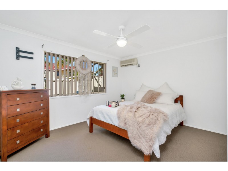 2 Molokai Crescent, Pacific Pines QLD 4211