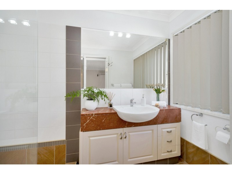 2 Molokai Crescent, Pacific Pines QLD 4211