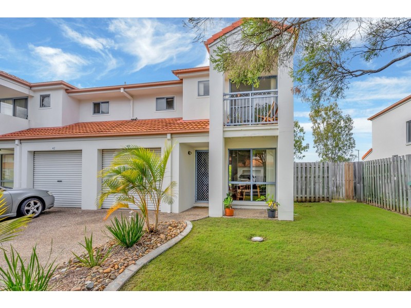 43/2 Studio Drive, Pacific Pines QLD 4211