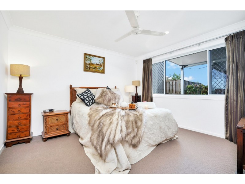 2/32 Aldgate Crescent, Pacific Pines QLD 4211