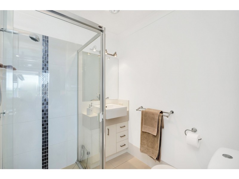 2/32 Aldgate Crescent, Pacific Pines QLD 4211