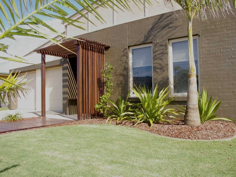 19 Tennant Street, Pacific Pines QLD 4211